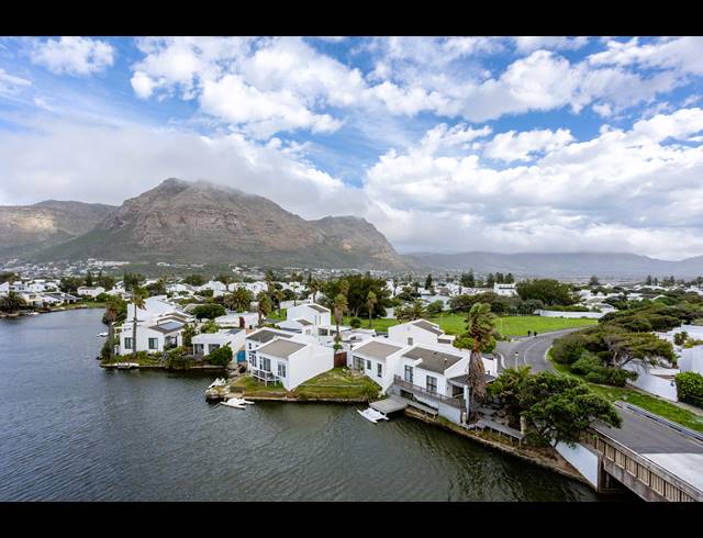 6 BEDROOM FREEHOLD FOR SALE IN MARINA DA GAMA